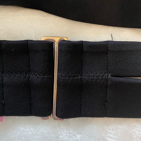 🦋💙Victoria’s Secret Hottie Halter 34b💙🦋 - Picture 5 of 5